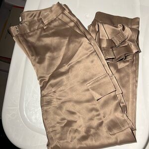 Aritzia cargo pants Like new - size 8